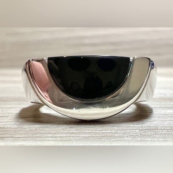 Vintage Designer Signed Movado Sterling Silver Onyx Radius Ring, Size 5.5 - Picture 2 of 10